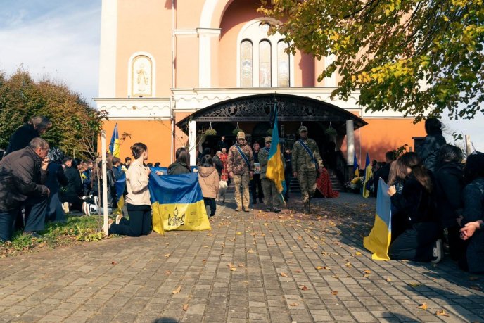 Мукачівська громада провела в останню дорогу полеглого Героя – 06