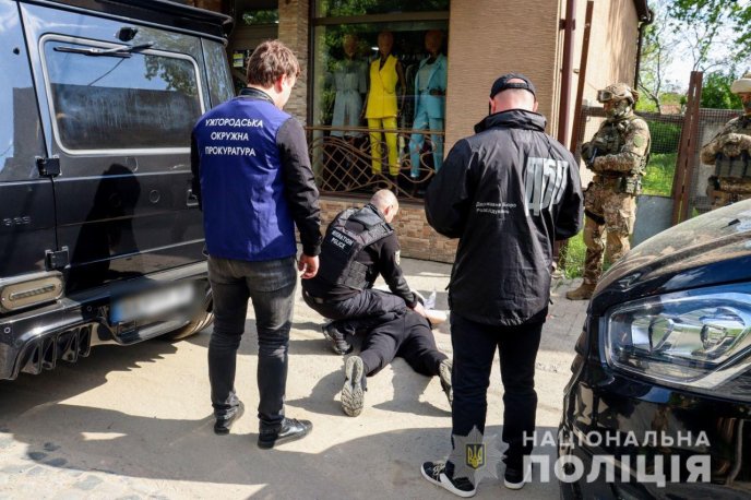 Спецоперація на Закарпатті: затримано підозрюваного у фальсифікації документів – 04