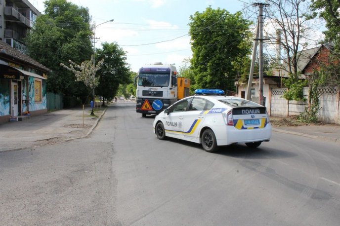 У Мукачеві похвалились новим методом ремонту доріг – 03 У Мукачеві похвалились новим методом ремонту доріг – 03