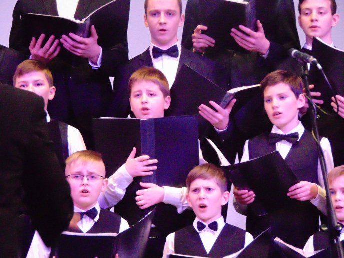 У Мукачеві відбувся ювілейний концерт Володимира Волонтира – 02