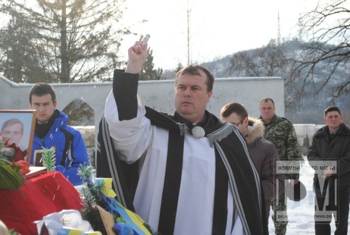 Мукачівці попрощались із загиблим військовим 128-ої бригади Сергієм Вербицьким (ФОТОРЕПОРТАЖ) – 15