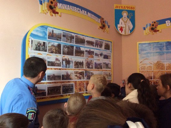 До мукачівських поліцейських завітали школярі – 04