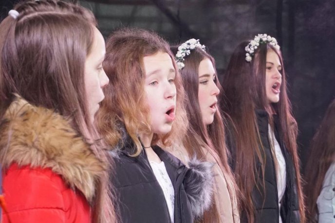 Мукачево приєдналося до Всеукраїнського різдвяного флешмобу – 02