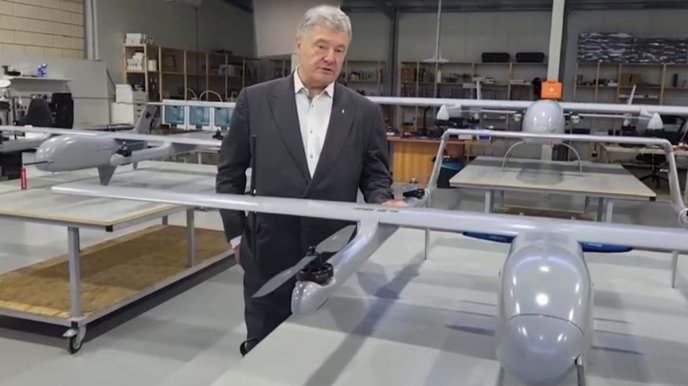 «Очі Арти»: Порошенко повідомив про великий контракт на закупівлю для ЗСУ безпілотників оперативного рівня – 01 «Очі Арти»: Порошенко повідомив про великий контракт на закупівлю для ЗСУ безпілотників оперативного рівня – 01