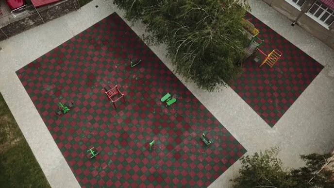 У трьох школах Мукачева звели спортивні майданчики – 03 У трьох школах Мукачева звели спортивні майданчики – 03