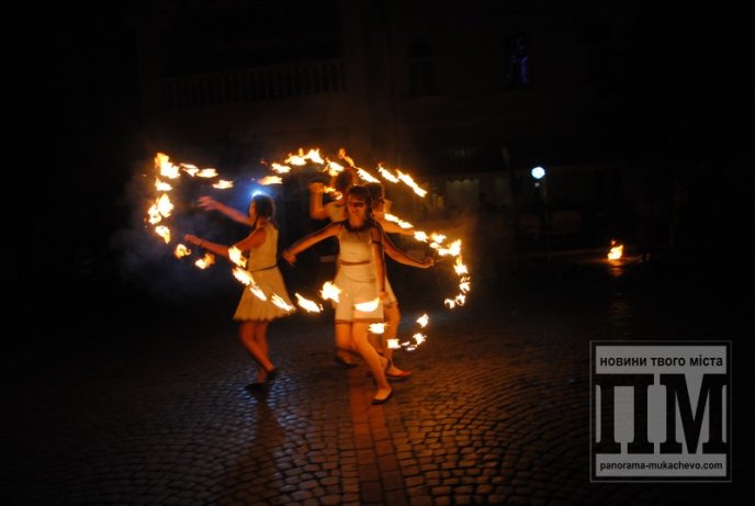 Театр вогню "Dragonfly" вже вдруге виступив у Мукачеві (ФОТОРЕПОРТАЖ) – 09