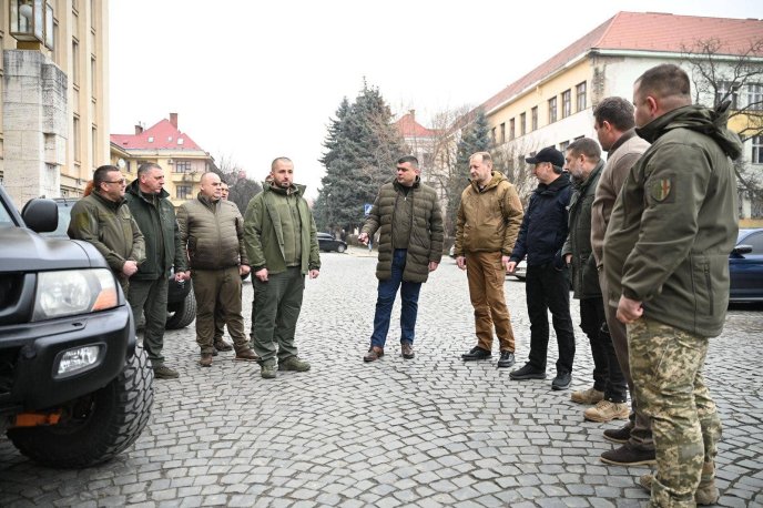 Закарпаття передало позашляховики для потреб військових – 02