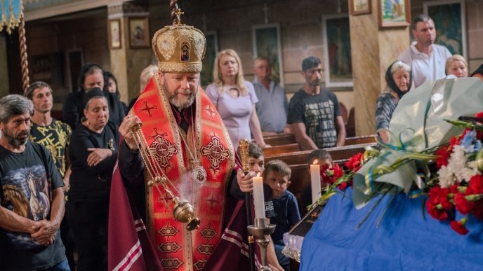 У Чинадієві поховали загиблого на війні Василя Каналоша – 05