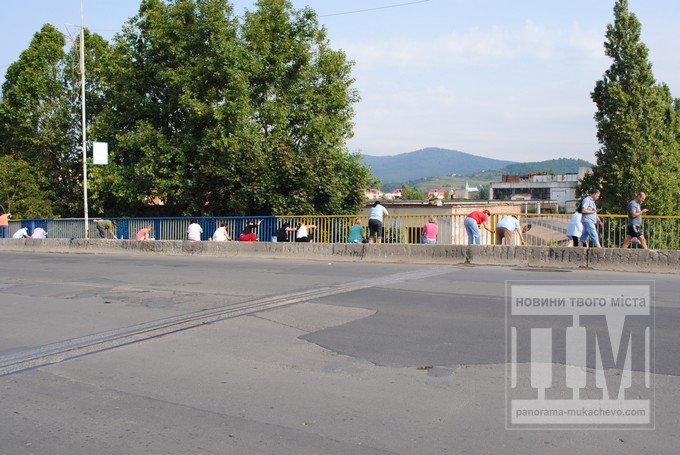 У Мукачеві на один синьо-жовтий міст стане більше (ФОТОРЕПОРТАЖ) – 09