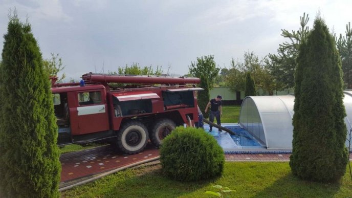 У ресторан-клуб могла влучити блискавка: названо попередню причину пожежі – 03