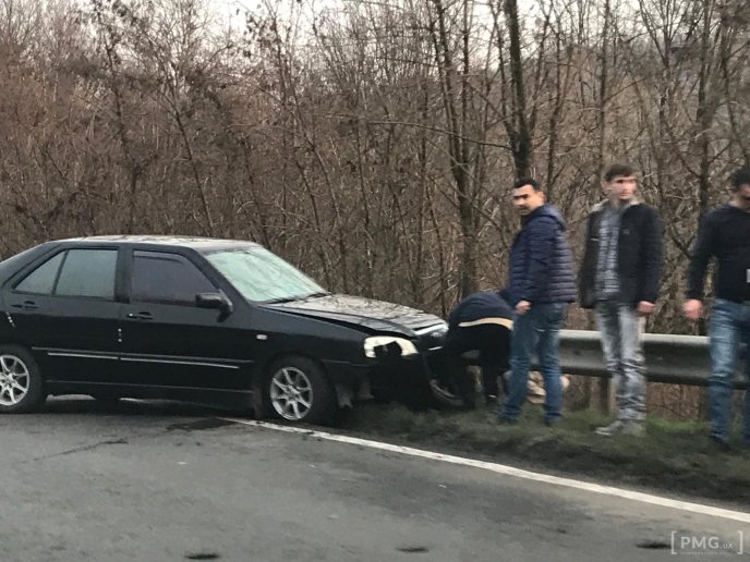 На трасі "Київ-Чоп" сталася аварія: рух ускладнено – 02