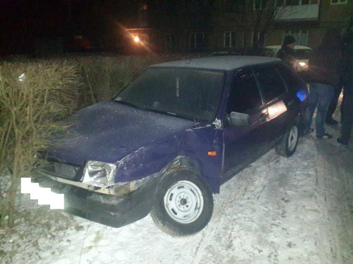 Поліція показала фото жахливих наслідків ДТП і просить водіїв дотримуватись дистанції – 12