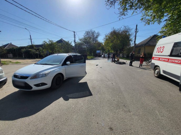 Смертельна аварія у Сваляві: загинув 16-річний мотоцикліст – 01