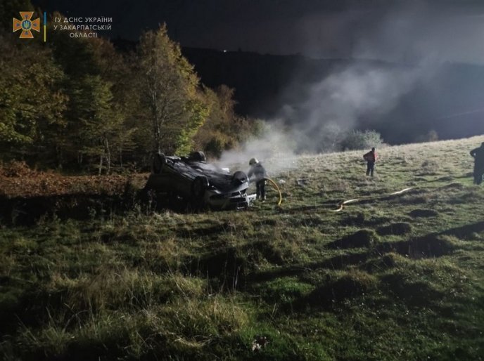 Авто кілька разів перекинулось і загорілось: в області сталась ДТП – 02