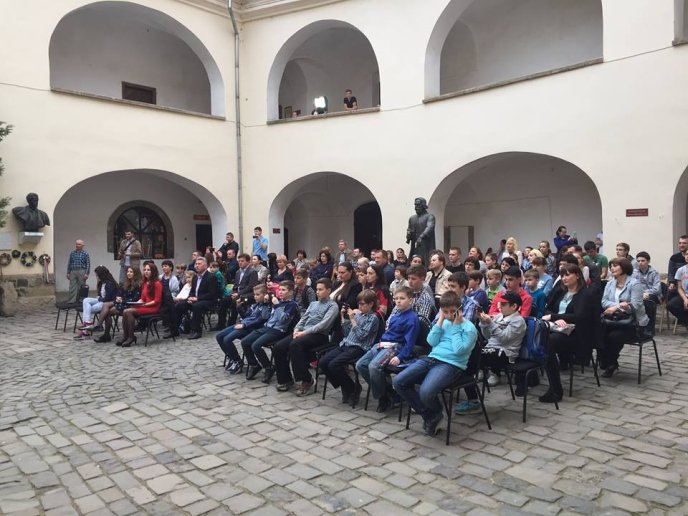 Хорватський оркестр тамбуринів "Баторек" виступив у Мукачівському замку "Паланок" – 02