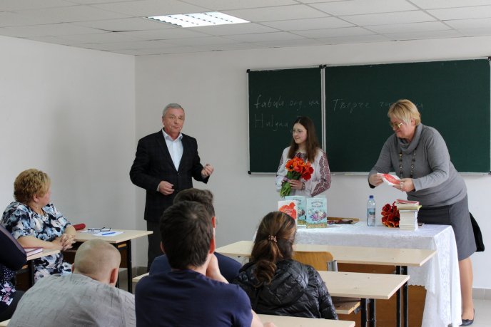 Львівська письменниця Галина Рис презентувала книги ужгородським студентам – 08