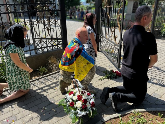 У Мукачівській ТГ поховали воїна, який загинув у жовтні 2022 року – 04 Фото — Мукачівська міська рада