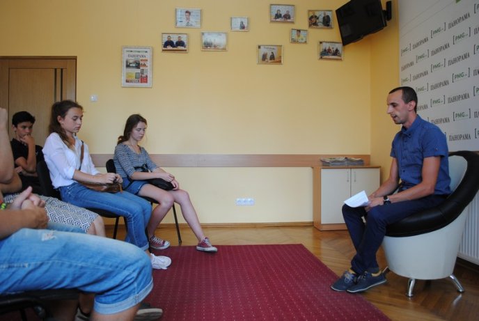 У Мукачеві навчали молодих журналістів – 02