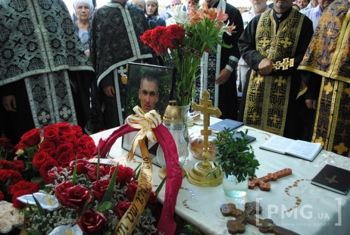 На Мукачівщині попрощались з бійцем "Правого сектору", який загинув у зоні АТО – 05