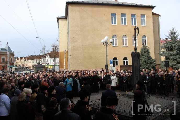 У Мукачеві вшанували пам’ять загиблих воїнів-інтернаціоналістів – 08