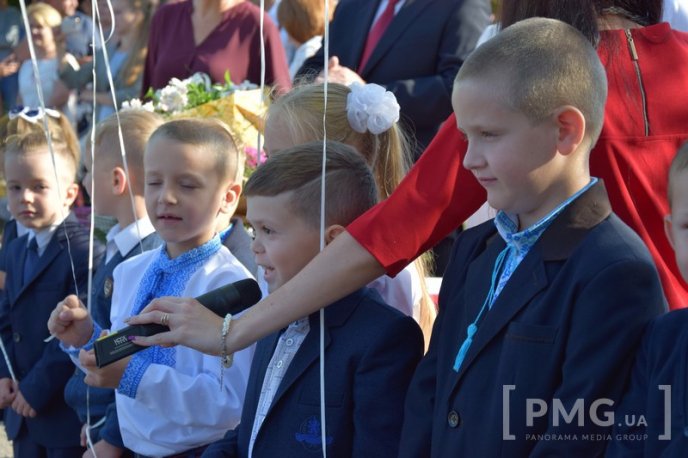 У ЗОШ №4 міста Мукачева пролунав перший дзвінок – 15