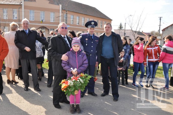 У день 200-річчя від дня народження Тараса Шевченка, мукачівці вшановували його пам’ять (ФОТО) – 05
