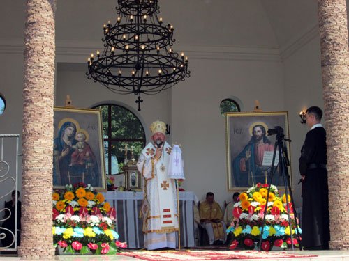 Тисячі паломників із кількох областей України зібралися на Закарпатті – 01