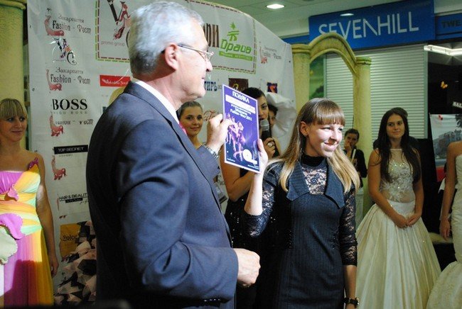 Благодійний показ мод - 2011: все, що залишилось за кадром (ФОТО,ВІДЕО)  – 23