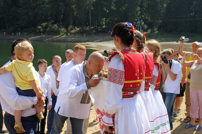 Закарпатці проводжали літо під колоритне звучання трембіт – 08