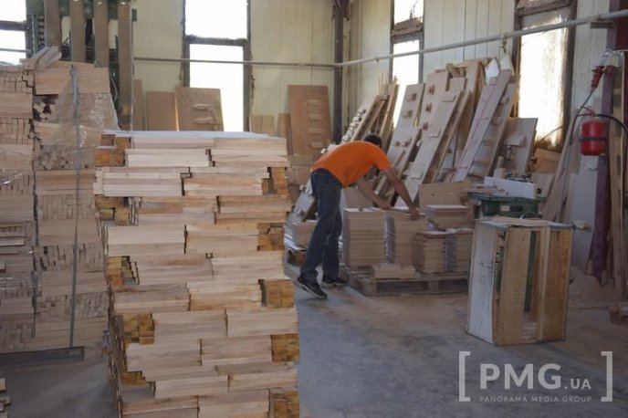 У Мукачеві виготовляють неймовірні дерев’яні вироби, які чудово впишуться в будь-який інтер’єр – 04