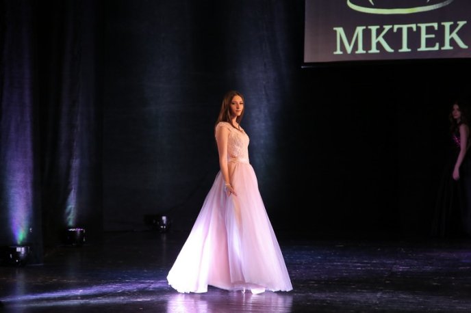 У Мукачеві визначили володарку титулу конкурсу краси "Міс МКТЕК 2018" – 62