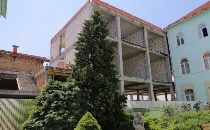 У Мукачеві триває будівництво нового ЦНАПу – 01