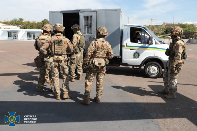 «Терористи» захопили заручників: в області провели антитерористичні навчання – 04 «Терористи» захопили заручників: в області провели антитерористичні навчання – 04