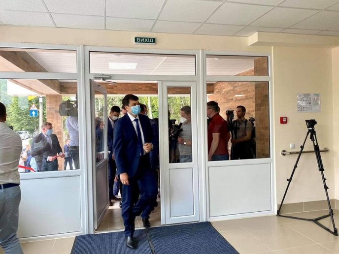 Голова ВР України перерізав стрічку: у Мукачеві відкрили оновлену поліклініку – 02