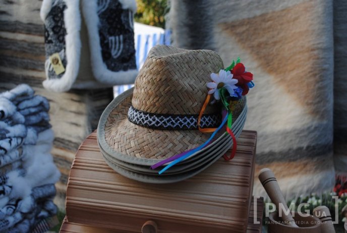 У Мукачеві розпочався "Медовий ярмарок – 2015" – 17