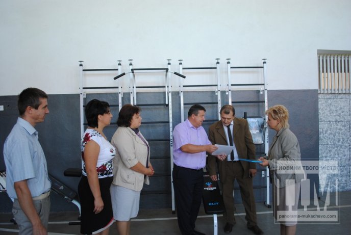 Баркасівська ЗОШ отримала від керівництва району сертифікат на новий комплект спортобладнання (ФОТО) – 04