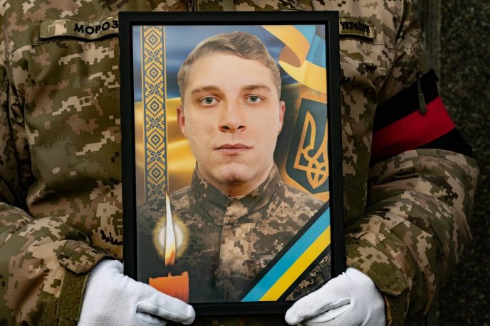 Мав багато друзів: на Закарпатті поховали воїна – 02