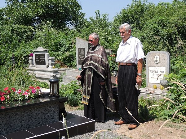 У річницю з Дня смерті бійця АТО Роланда Поповича у Берегові провели панахиду – 02