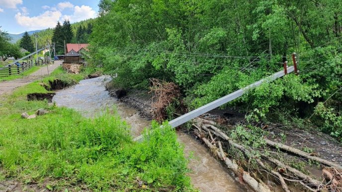 Водою несло курей, поросят: закарпатці розповіли про страшну негоду – 05