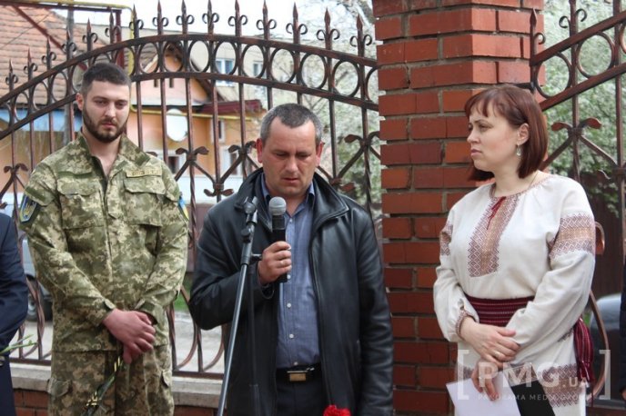 У Мукачеві відкрили меморіальну дошку бійцю АТО Руслану Ігнатишину – 13