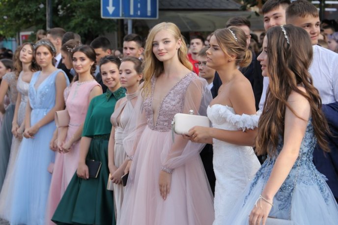 Двадцять випускників Мукачева отримали грошові премії  – 01