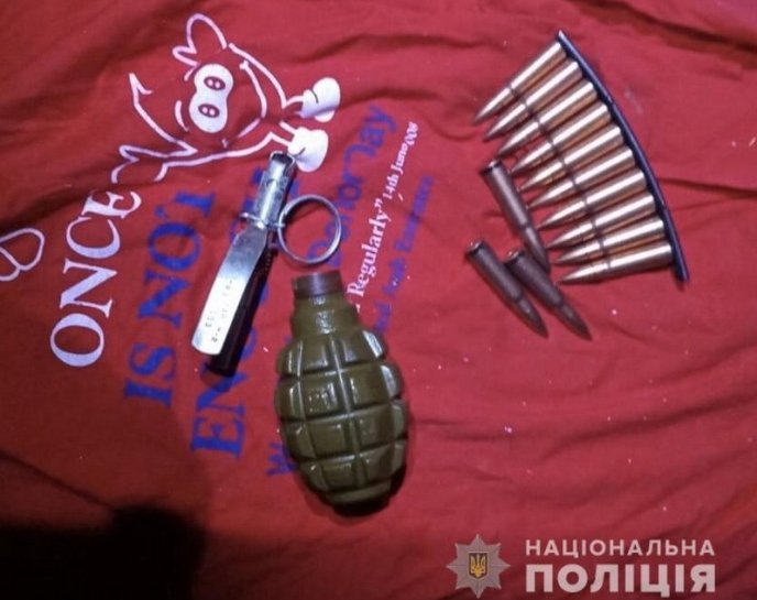 У помешканні мукачівця знайшли вибухонебезпечні предмети – 01 У помешканні мукачівця знайшли вибухонебезпечні предмети – 01