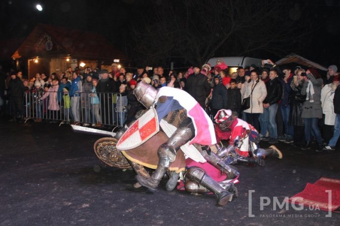 Яскраве святкування Дня святого Мартина у Мукачеві: парад ліхтариків, лицарські бої та вогняне шоу – 96 Яскраве святкування Дня святого Мартина у Мукачеві: парад ліхтариків, лицарські бої та вогняне шоу – 96