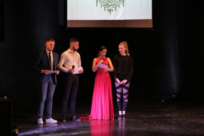 У Мукачеві визначили володарку титулу конкурсу краси "Міс МКТЕК 2018" – 31