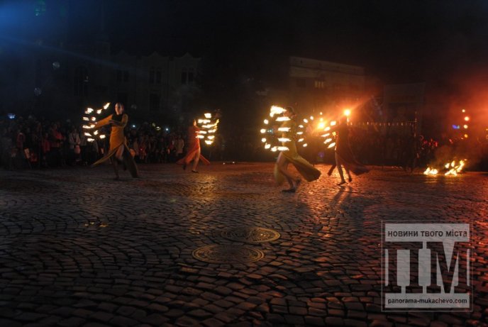У Мукачеві відзначили День святого Мартина яскравим вогняним шоу (ФОТОРЕПОРТАЖ) – 31