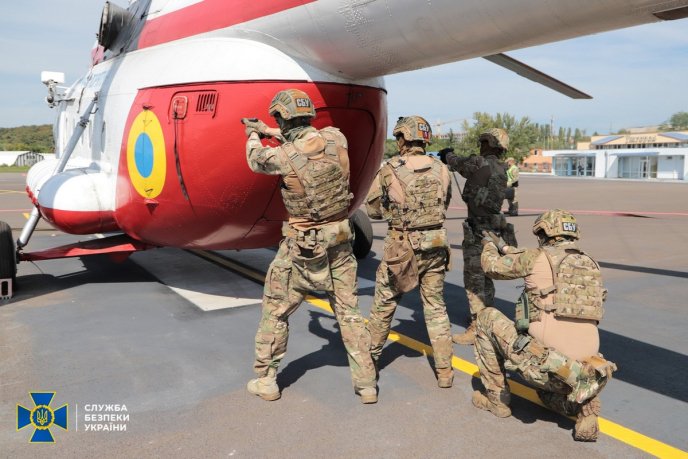 «Терористи» захопили заручників: в області провели антитерористичні навчання – 01 «Терористи» захопили заручників: в області провели антитерористичні навчання – 01