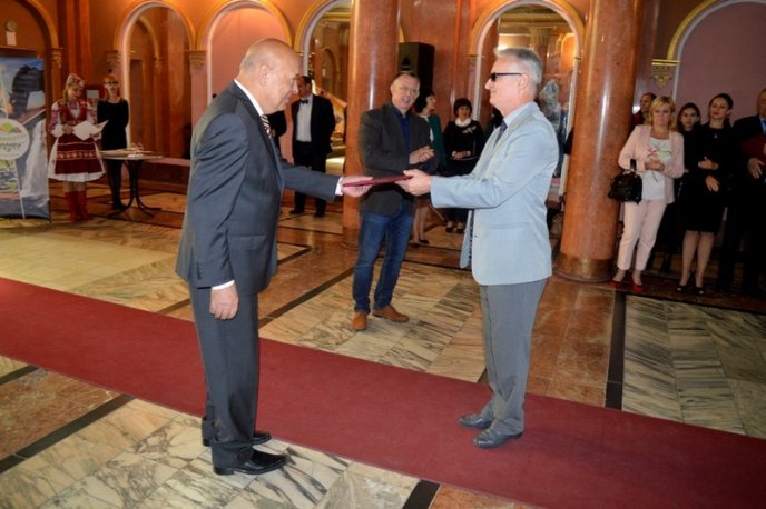 На Закарпатті відзначили кращих представників сфери туризму – 08