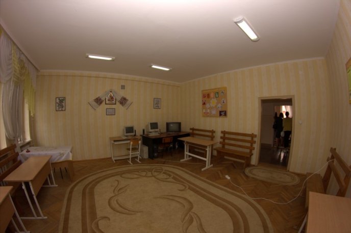 До Мукачівського дитбудинку-інтернату завітали журналісти з подарунками (ФОТОРЕПОРТАЖ)  – 16