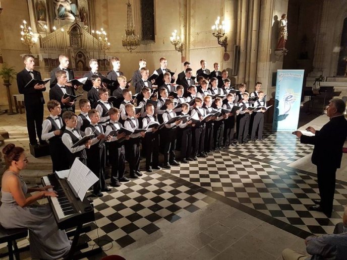 Мукачівська хорова школа хлопчиків та юнаків розпочинає святкування з нагоди ювілею – 04