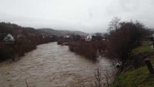 Внаслідок повені у Синевирі стався обвал бетонних конструкцій дільничної лікарні – 04